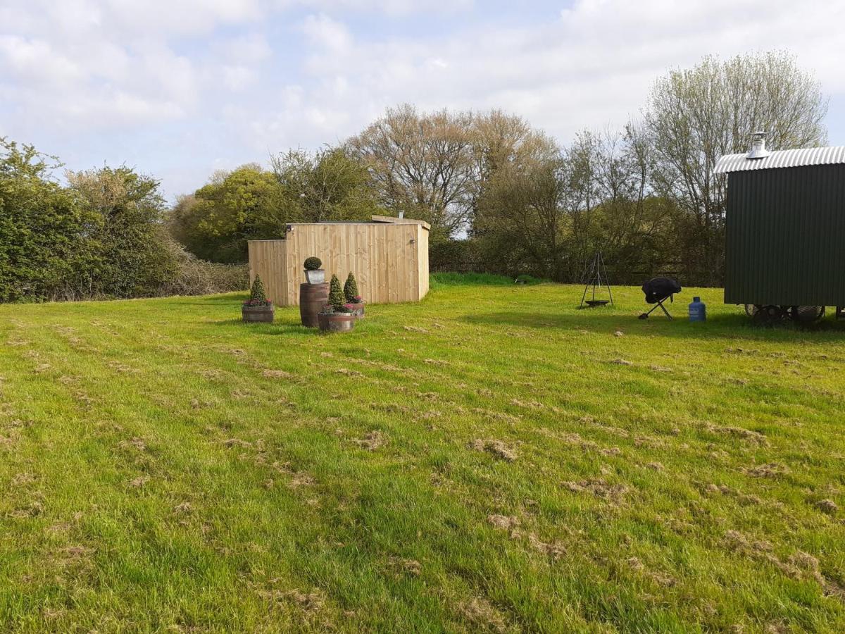 Вилла Glamping At The Retreat Wiltshire Is Rural Bliss Чипенхэм Экстерьер фото